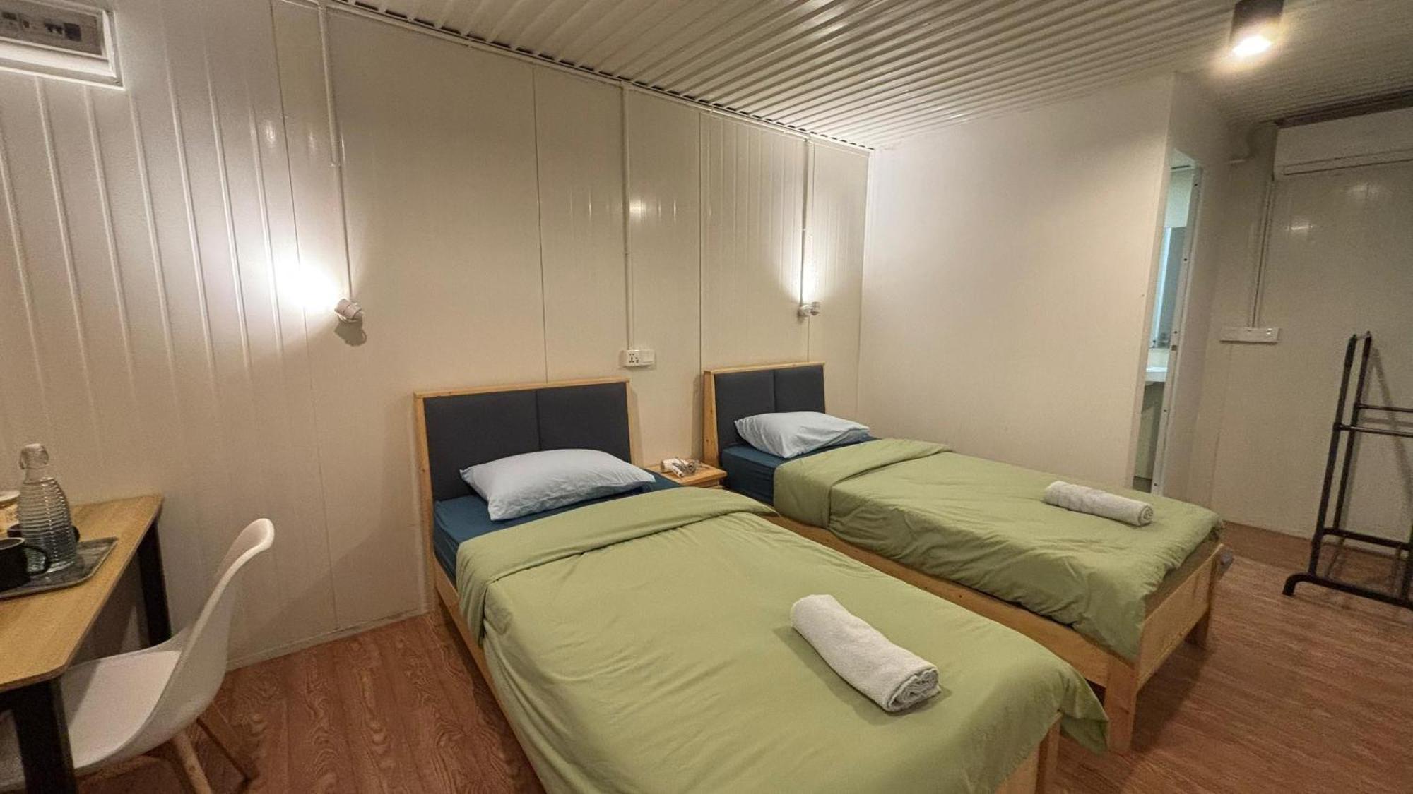 5 Minutes Airport Lodge Kampong Patagas Dış mekan fotoğraf